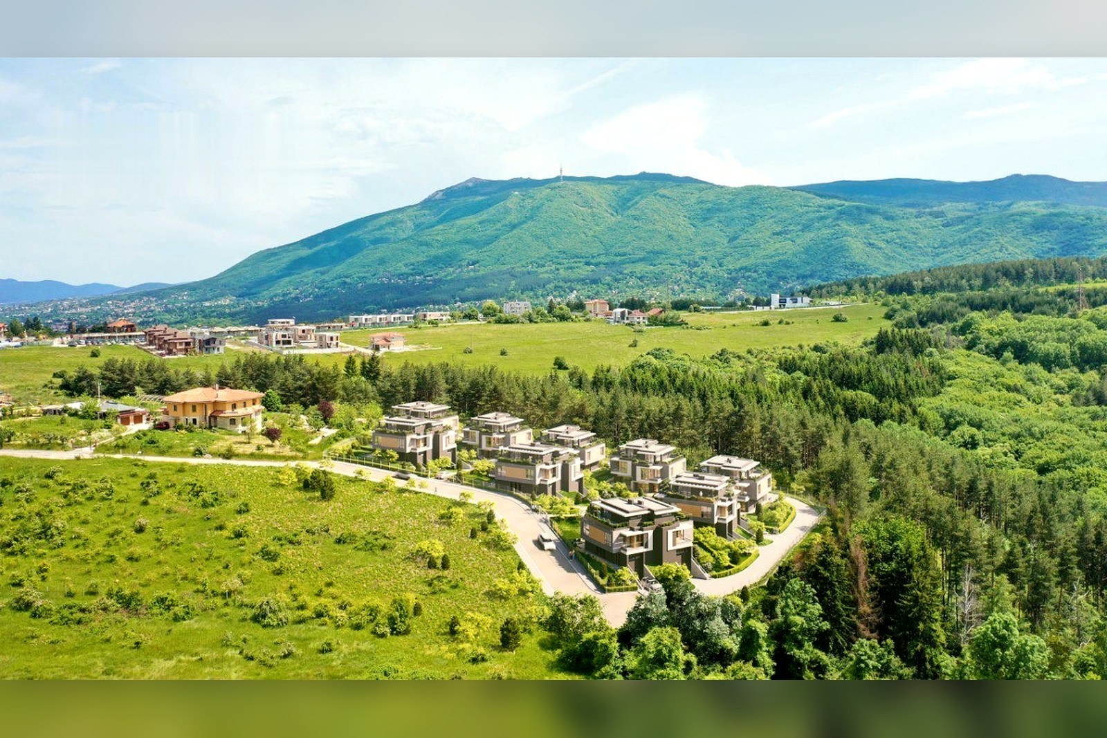 Панорама към комплекса и Витоша